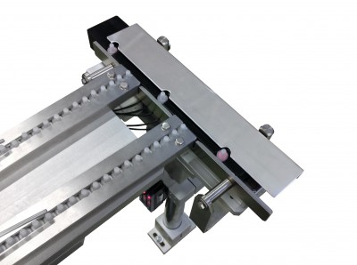 Bowl feeding system with separation tool for shutters