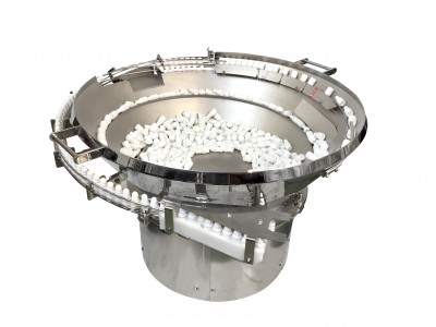 Bowl feeder system for ophtalmics containers