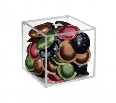 Mechanic feeding system for coffee cups and infusions