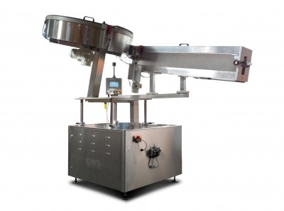 Mechanical feeding system for syringes