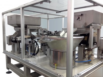 Twin feeding system with separation tool for screw sorting